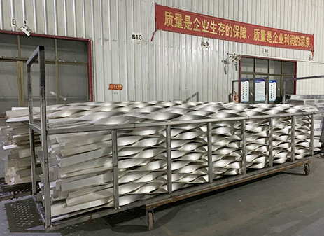 双曲扭曲铝單(dan)板