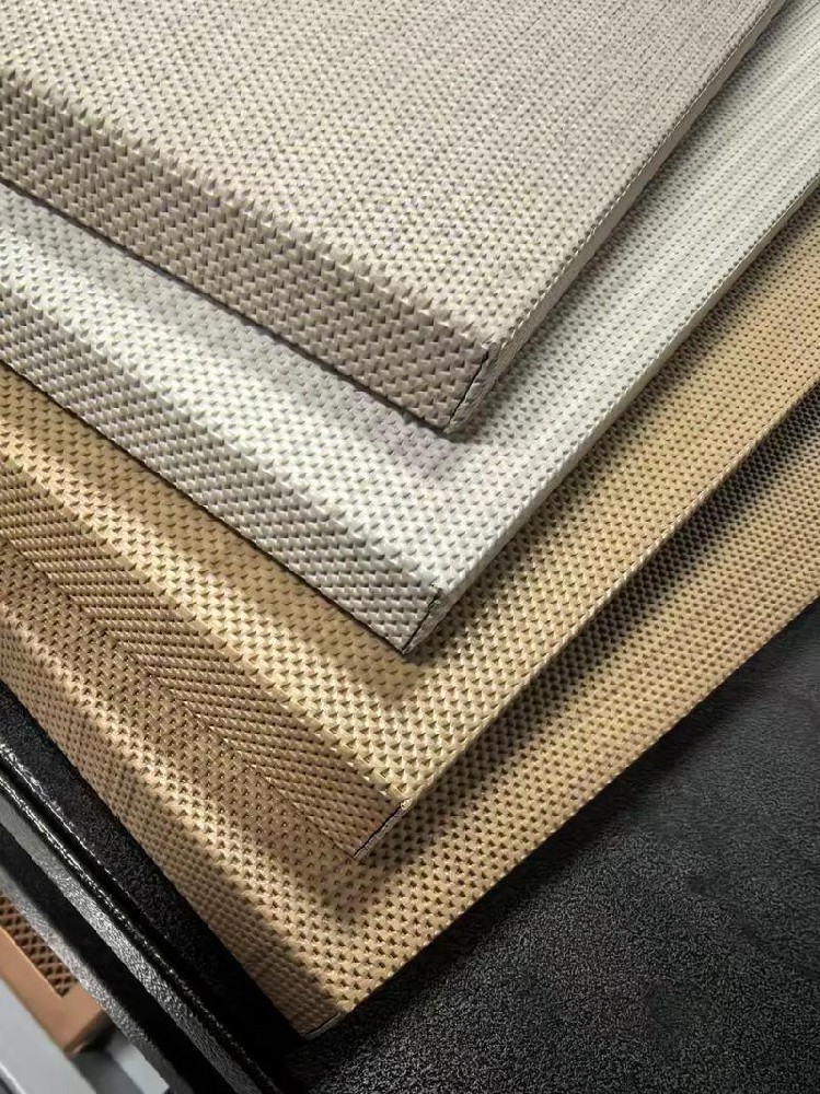 针孔微孔吸(xi)音铝板